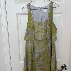 Jessica Simpson Green and Gray Floral Midi Dress
